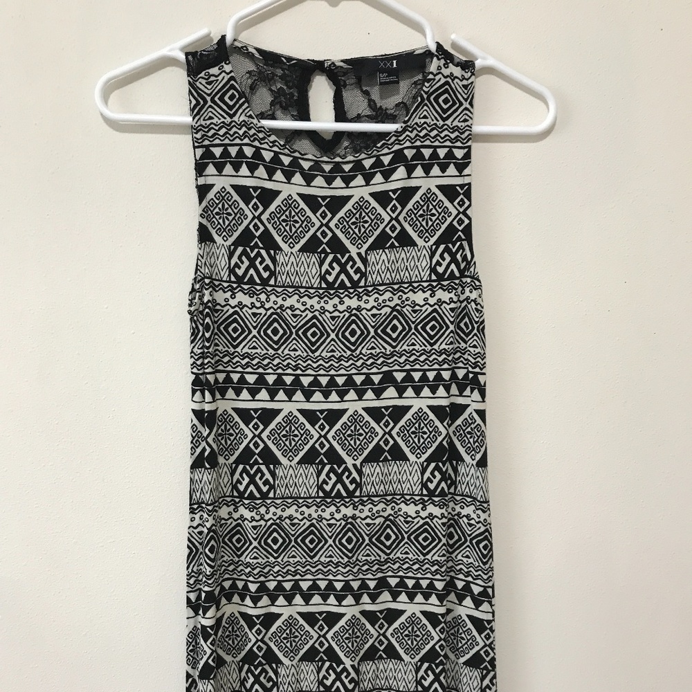 Forever 21 Black and Cream Printed Maxi Dress